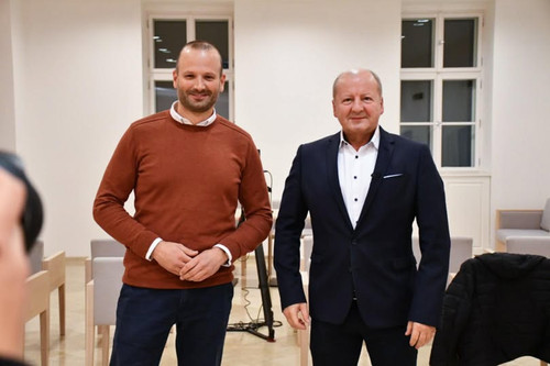 594533276 1709751787055238 2107909212349580504 n.jpg?stp=dst jpg p180x540 tt6& nc cat=106&ccb=1 7& n.jpg