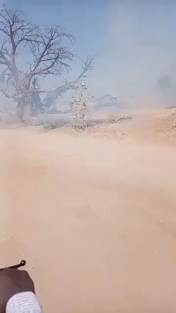 B3 yRQNflU4 XUJi.jpg