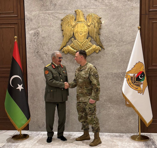 G7PhE3qXYAAT54W.jpg