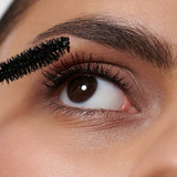 Make-Up Application Volume Mascara 01 Black - 2749 Webshop; Make-Up Anwendung Volume Mascara 01 Blac