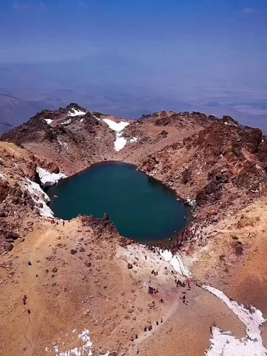 VELqTfqow oJchom.jpg