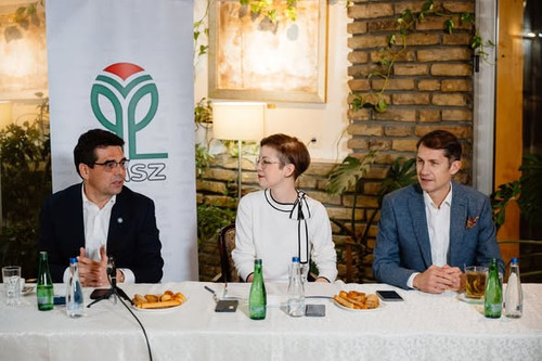 593621003 1413912636845540 3851115777385915345 n.jpg?stp=dst jpg s590x590 tt6& nc cat=103&ccb=1 7& n.jpg