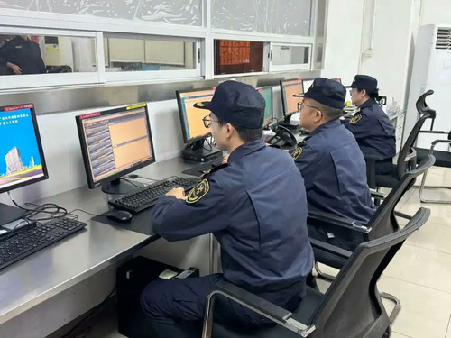 G7Sxy73bwAAJ Ca.jpg