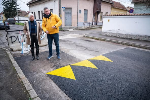 592747024 1471211664373405 4936165239217295286 n.jpg?stp=dst jpg s590x590 tt6& nc cat=105&ccb=1 7& n.jpg