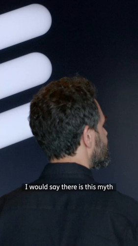  6i0N8taVLVE T4J.jpg