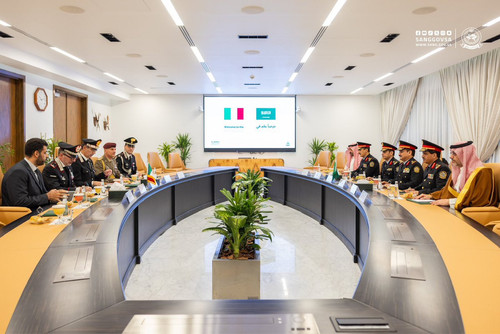 G7RC8DxXQAE4Mww.jpg