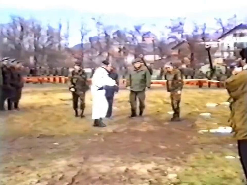 zJIBVTyI68O5RiEv.jpg