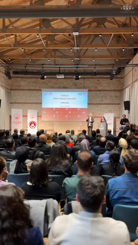 qmhWPTauLjoqYD2u.jpg