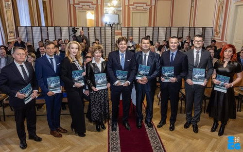 594148921 1268765788391439 4309691012258467817 n.jpg?stp=dst jpg s590x590 tt6& nc cat=111&ccb=1 7& n.jpg