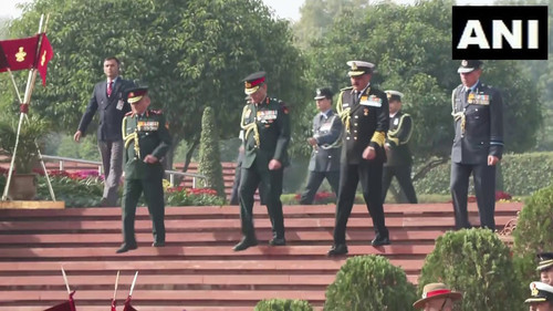 Ozzv PfRSoKJ38Hf.jpg