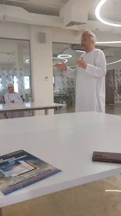 s SCZ4z5nrSKWvif.jpg