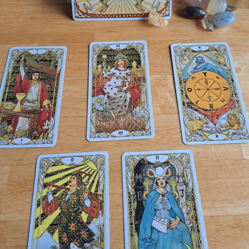 Meera Satarupa Bhattacharya is an Empathetic Clairvoyant and Psychic Heeler with more than     in Oc.jpg