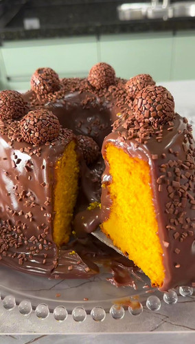 Bolo de Cenoura com Cobertura de Chocolate.jpg
