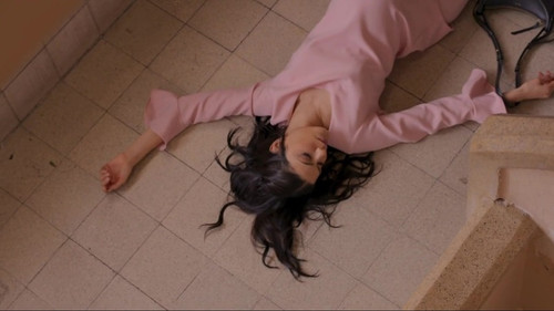Hilos del pasado, Los Ep 47 Barbara Lopez fall 2.jpg