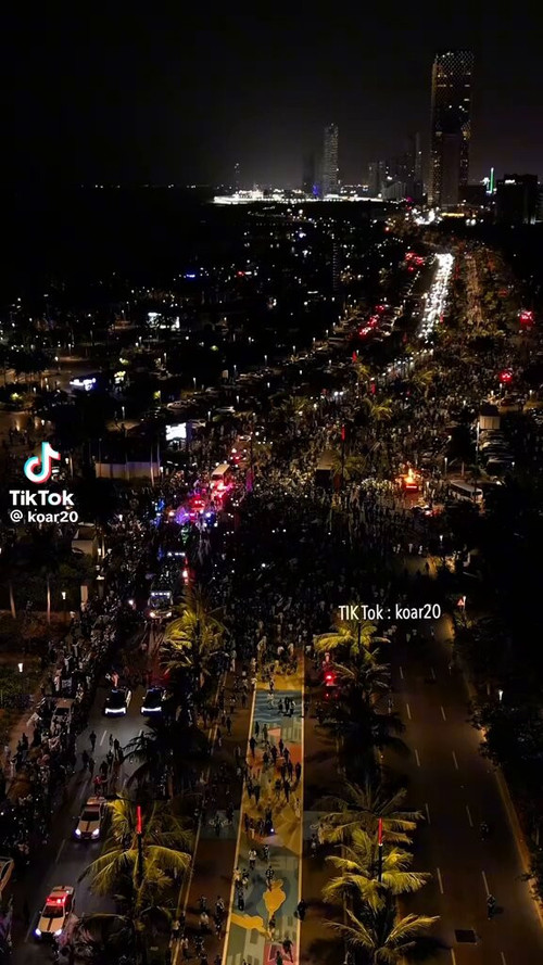 TlVv rNQeW0KpjDq.jpg