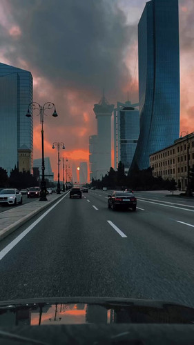 HNyE gL7YdDIUnek.jpg