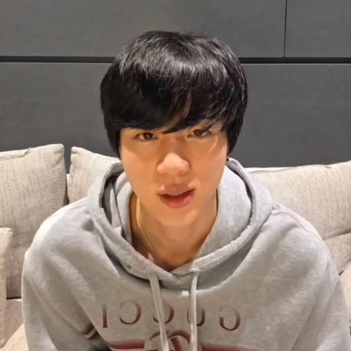 Kqi4q xFMBWEvgcD.jpg