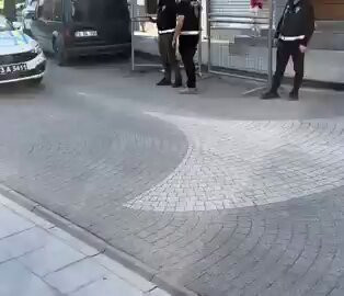 VPJ9HxmVqBH9f42S.jpg