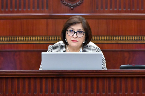 G7LG20eXQAAeb9h.jpg