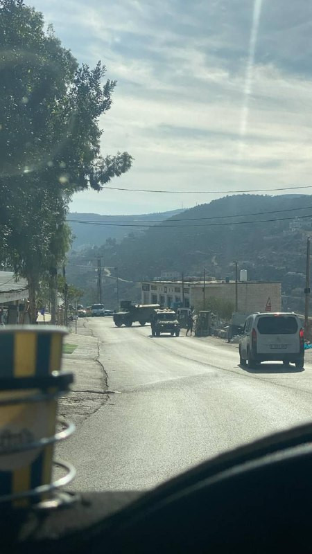 جيش الاحتلال يسلم الأهالي إخطارات هدم بين بلدتي دير بزيع وعين عريك غرب رام الله....