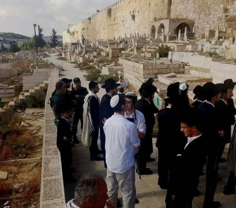 55 مستوطناً اقتحموا ساحات المسجد الأقصى بعد ظهر اليوم....