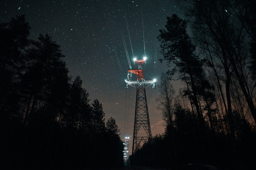 «Пневматические мачты для антенн: надёжное решение для подъёма антенного оборудования».jpg