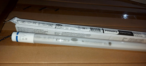 bong den ledtube philips master 1200mm ho 13w 865 6500k t8 2100lm 60000h (1).jpg