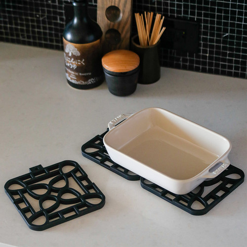 Black Trivet 02.jpg