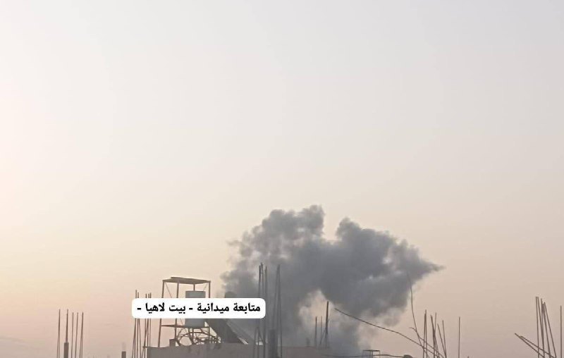 طائرات الاحتلال تقتحم محيط دوار التربية والتعليم شرقي مدينة بيت لاهيا شمال قطاع غزة....