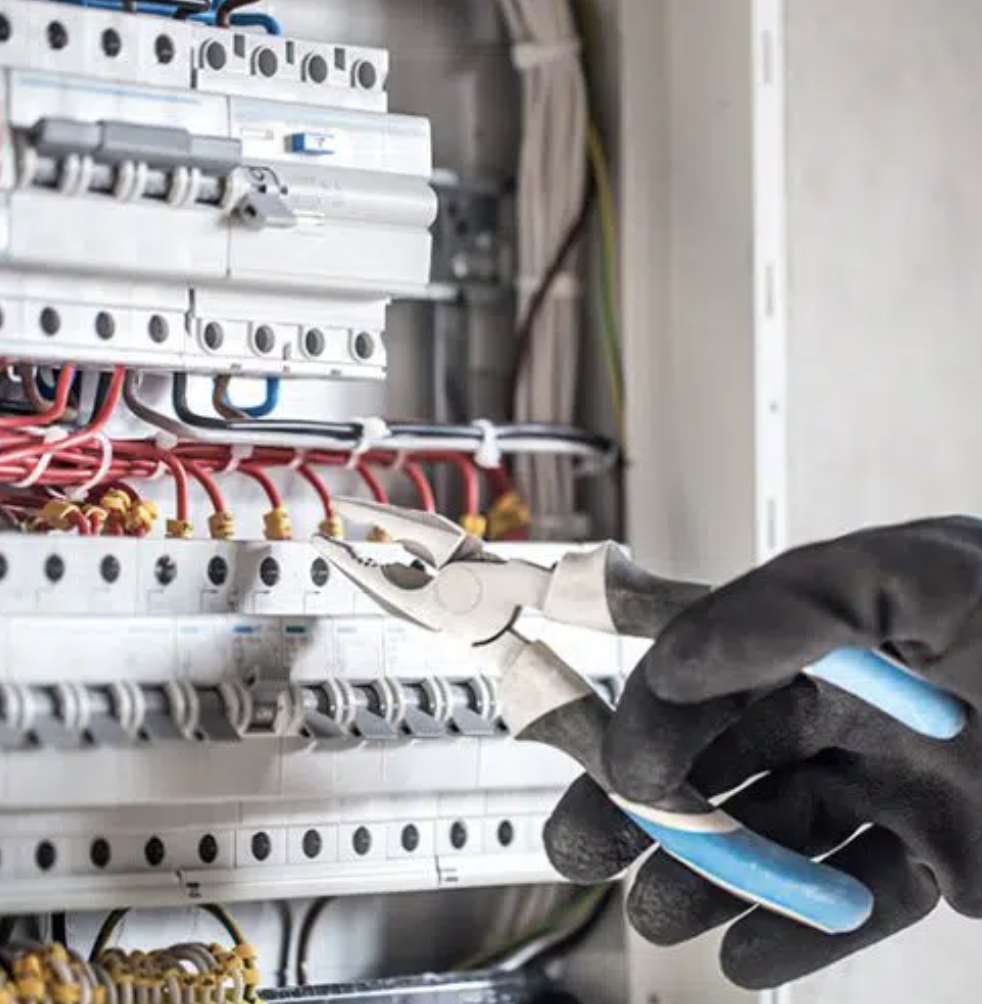 REPARACIONES ELECTRICIDAD - Servicios Andalusí Sevilla