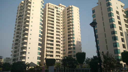 Raheja Atlantis Sector 31: Elegant 3 BHK Apartments on Rent in Gurgaon.jpg
