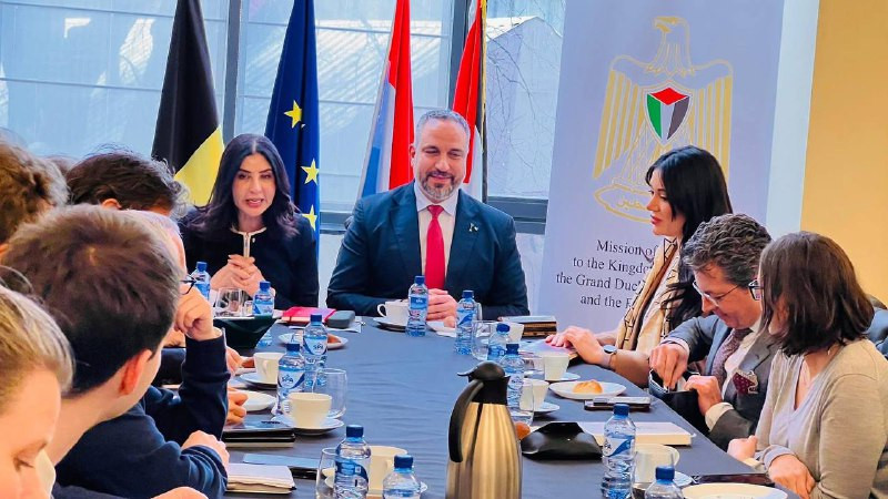 بحث رئيس بلدية بيت لحم ماهر قنواتي وسفيرة فلسطين أمل جادو مع رئيس بلدية بروكسل سبل التعاون بين البلديات، واستعرض قنواتي الأوضاع الصعبة في المدينة نتيج...