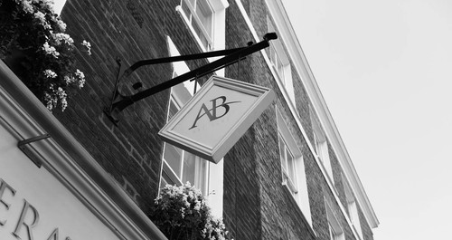 Alterations Boutique   34 High Street Wimbledon, 34 High St, London SW19 5BY, United Kingdom   44207.jpg