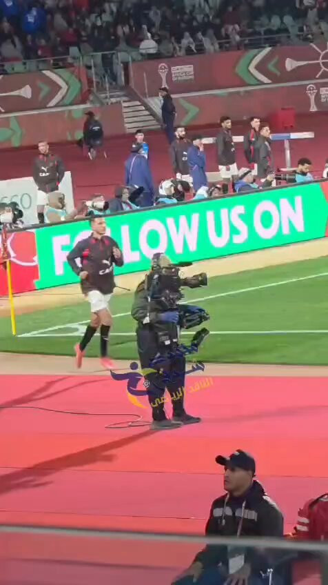 edNOQeT Wekr8 si.jpg