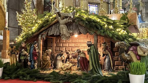 605700103 1408634887720811 7642522384513386826 n.jpg?stp=cp6 dst jpg s590x590 tt6& nc cat=102&ccb=1 .jpg