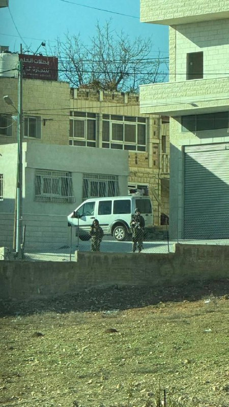 بعد هجوم من مليشيات المستوطنين، اقتحمت قوات الاحتلال بلدة دير جرير شرق رام الله وأطلقت النار....