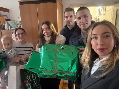 606800832 17980428230939743 4084529417118564827 n.jpg?stp=dst jpg s720x720 tt6& nc cat=106&ccb=1 7& .jpg