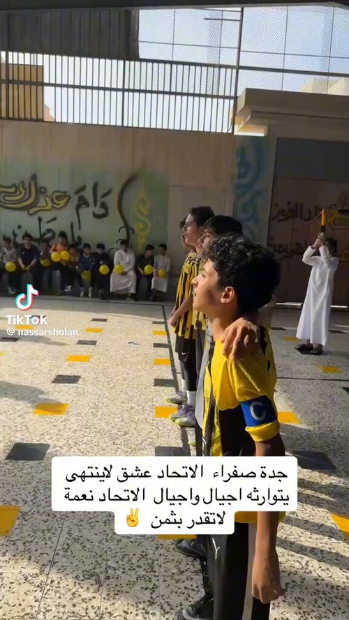 eX7HetB AHnxFT2g.jpg