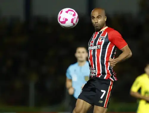 Torcedores criticam desempenho de Lucas Moura no São Paulo: temporada decepcionante à vista