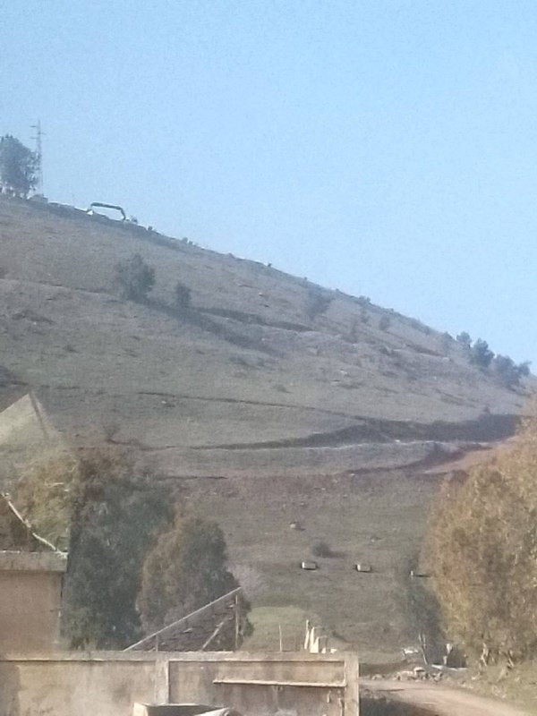 لليوم الثاني.. قوات الاحتلال تقتحم غرفاً مسبقة الصنع إلى قاعدة تل أحمر في ريف القنيطرة جنوب سوريا....