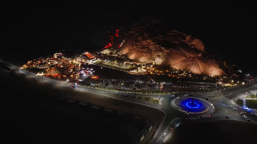 C 5jtbPPkRFwGyXF.jpg