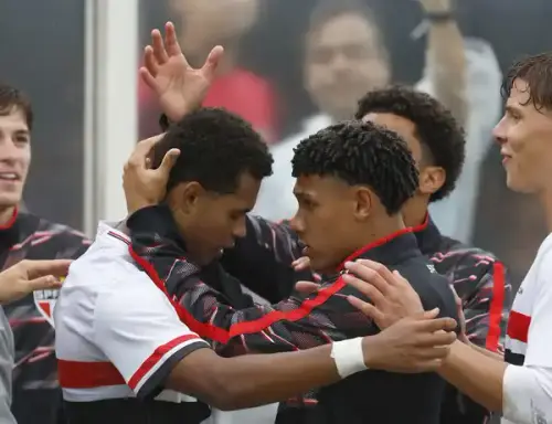 São Paulo aposta em "profissionais" na Copinha: estratégia para manter título em jogo