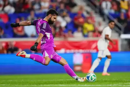 Torcedores do São Paulo invadem redes sociais de Coronel, celebrando chegada de novo reforço