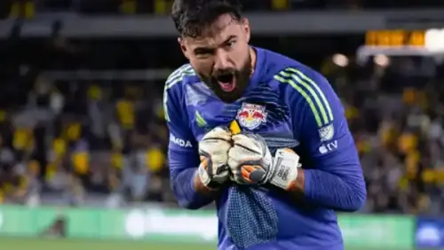 Saiba tudo sobre o goleiro Carlos Coronel, novo reforço do São Paulo para 2026