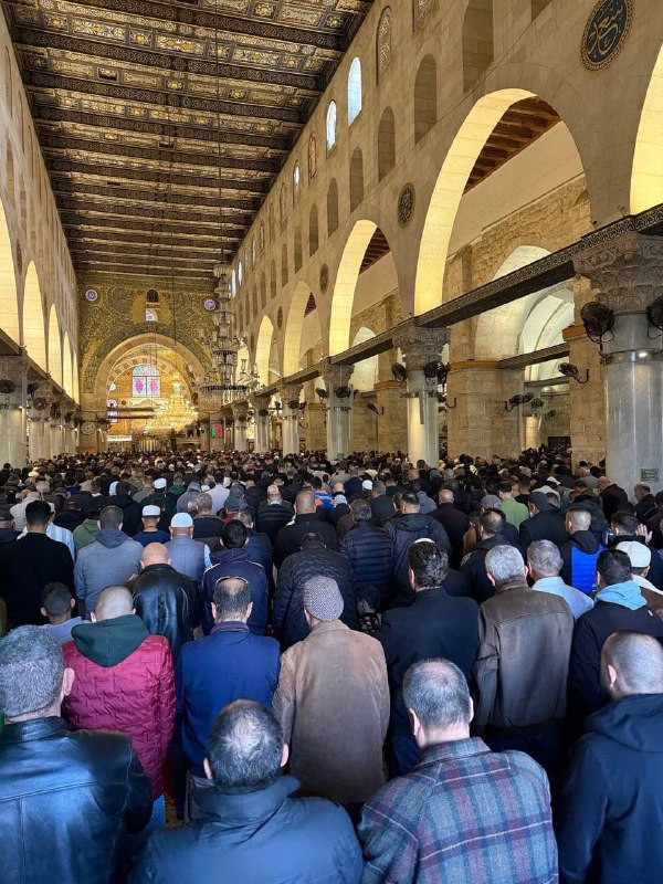 رغم المنع والتضييق، أدى حوالي 60 ألف مصلٍّ صلاة الجمعة في المسجد الأقصى المبارك....