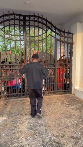 vi HnHdBFYSHlEFM.jpg