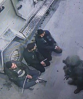 صورة | لحظة اعتقال قوات الاحتلال الضابط في قوات الأمن الوطني راغد عناد الجاغوب ونجله عناد من بلدة بيتا، عقب مداهمة محطة وقود في بلدة حوارة جنوب نابلس....