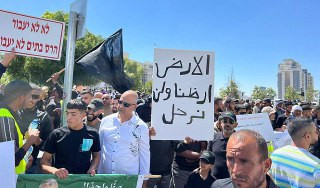 رئيس لجنة المتابعة العليا السابق محمد بركة من الاجتماع الطارئ للجنة المتابعة العليا في رهط: قضيتنا واحدة، وعلينا التجند لمظاهرة قطرية واسعة، وطرق كل ا...