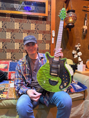 Vai May guitar.jpg