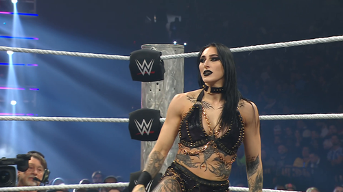 WWE.Monday.Night.Raw.2026.01.05.1080p.WEB.h264 KYR 012.png